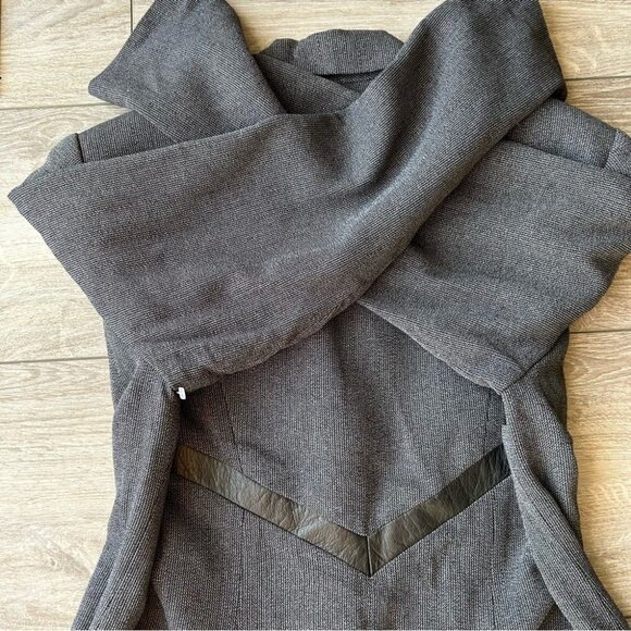 Vintage Jackie K. Wool Blend Leather Trim Blazer Made in Canada - Picture 15 of 15